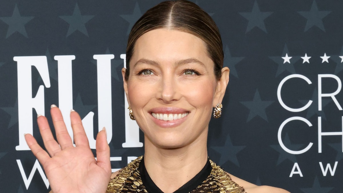https://www.hola.com/us/horizon/landscape/49bdf6ae9973-santa-monica-california-jessica-biel-attends-the-31st-annual-critics-choice-awar.jpg?im=Resize=(1200)