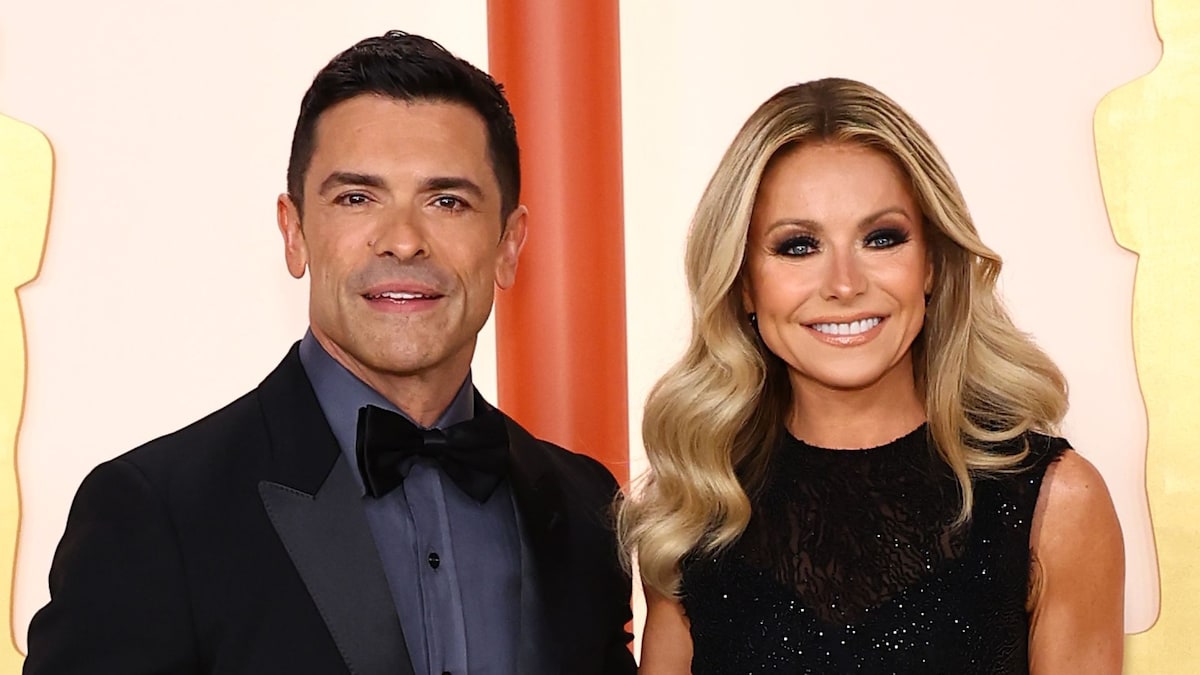 https://www.hola.com/us/horizon/landscape/4a05304c0cc9-hollywood-california-mark-consuelos-and-kelly-ripa-attend-the-95th-annual-academ.jpg?im=Resize=(1200)