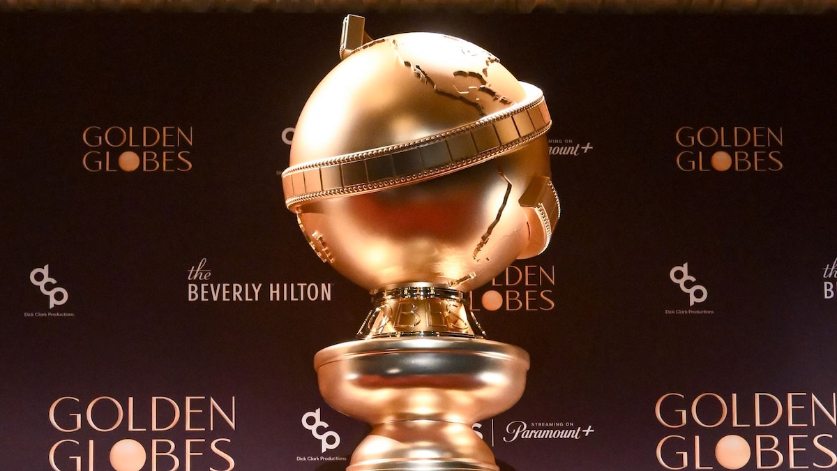 https://www.hola.com/us/horizon/landscape/4a60bda50b41-atmosphere-at-the-83rd-annual-golden-globes-nominations-announcement-held-at-the.jpg?im=Resize=(1200)