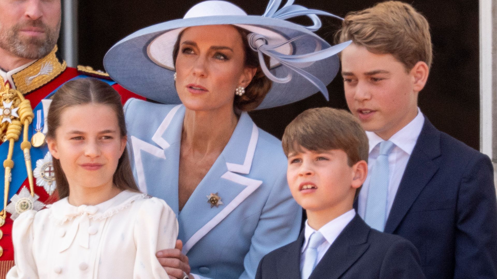 https://www.hola.com/us/horizon/landscape/4c4c2039fd42-london-england-catherine-princess-of-wales-with-prince-george-of-wales-princess.jpg?im=Resize=(1200)