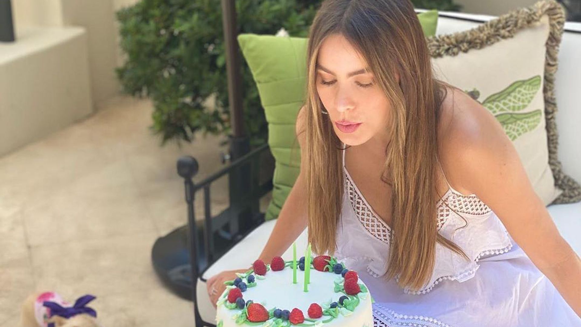 Sofia Vergara’s patio birthday bash is #quarantinegoals: see inside!