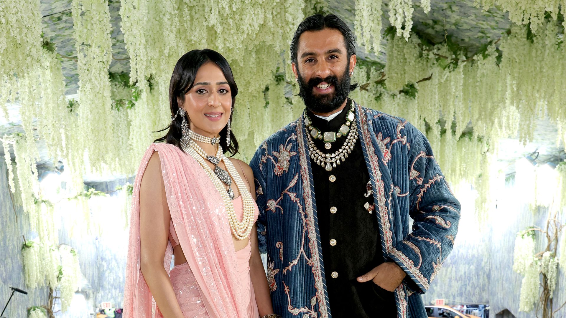 https://www.hola.com/us/horizon/landscape/4d05f512727c-new-york-new-york-princess-gauravi-kumari-of-jaipur-and-maharaja-sawai-padmanabh.jpg?im=Resize=(1200)