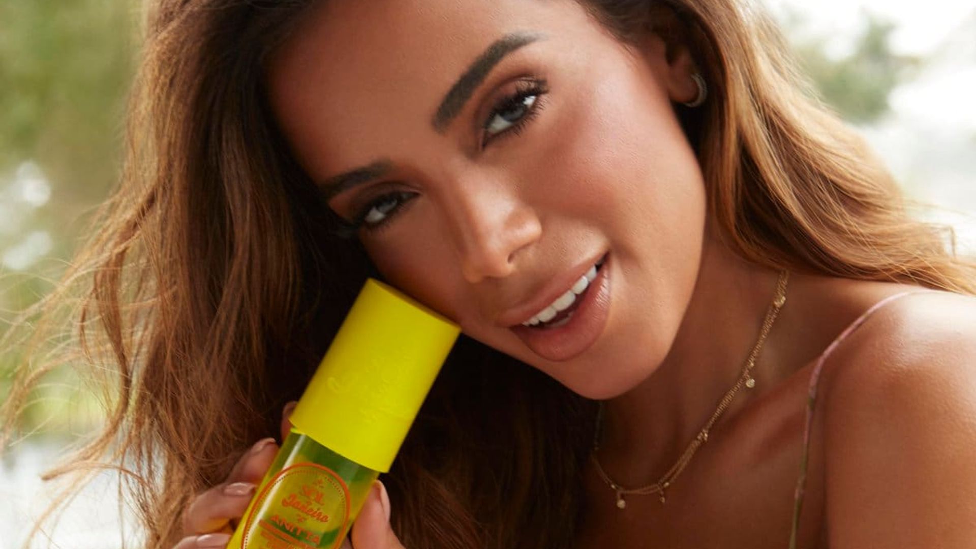 Do you want to smell like Anitta? Singer team up with Sol de Janeiro for the ultimate Brazilian collaboration