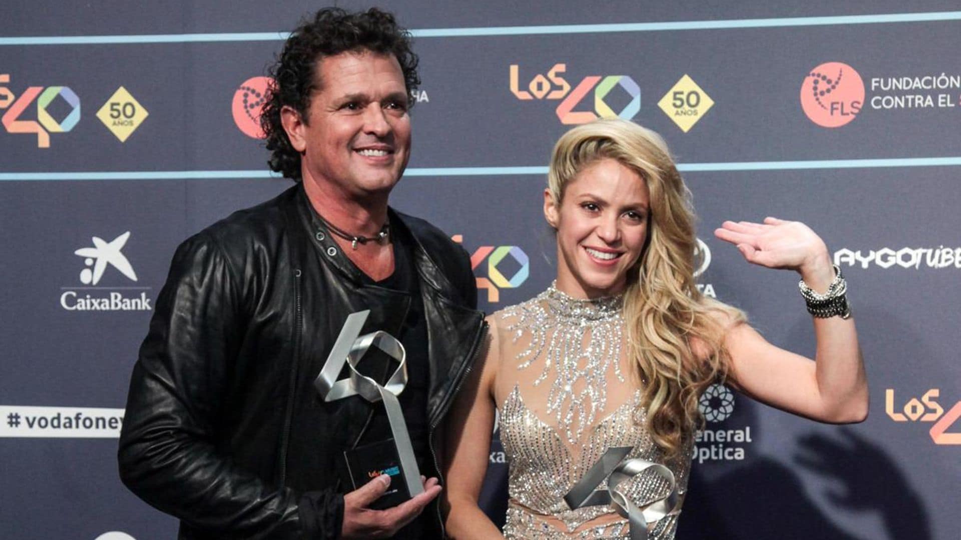 Shakira joins Carlos Vives onstage at Miami concert