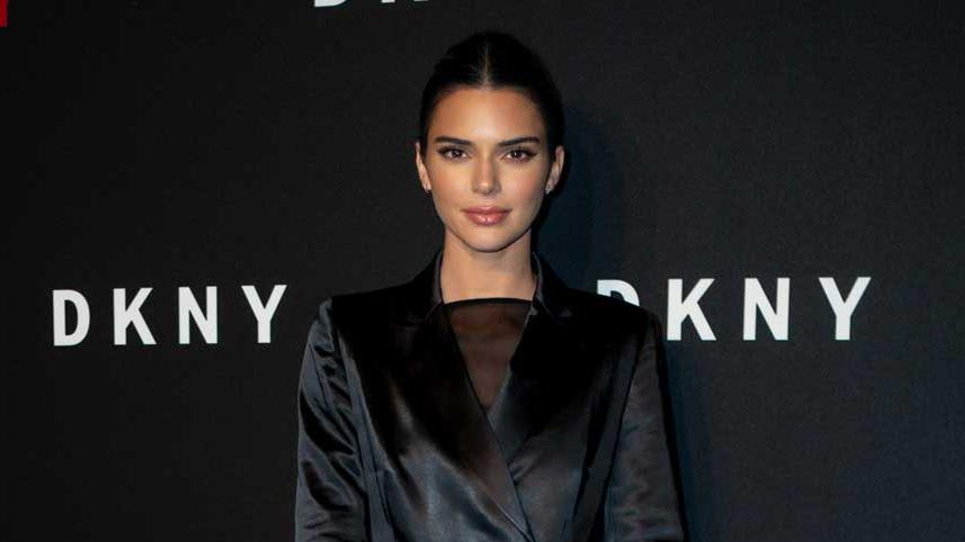 Kendall Jenner goes blonde for London Fashion Week & It's fierce