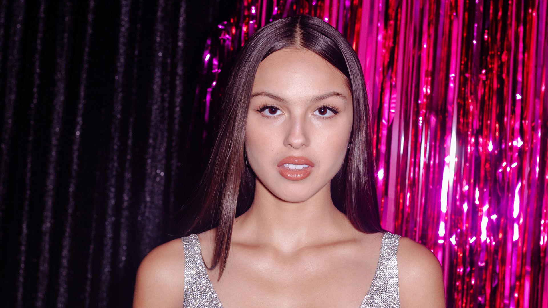 Olivia Rodrigo wears red hot bikini in beach vacation with Tate ...