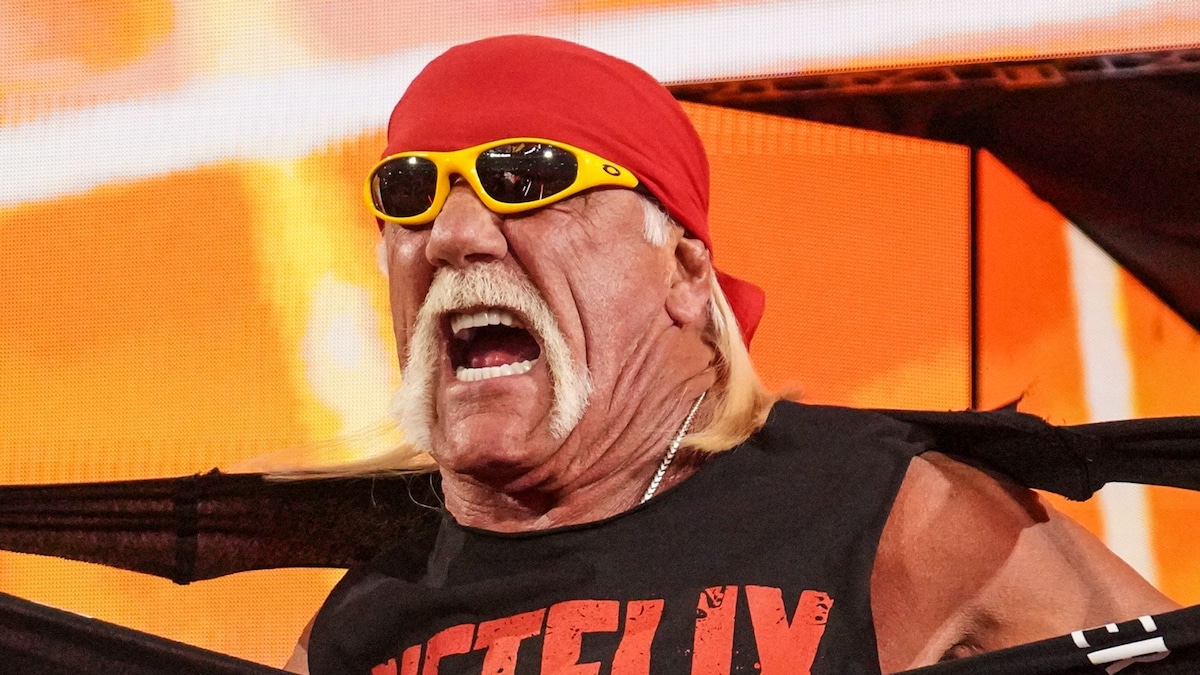 https://www.hola.com/us/horizon/landscape/4f55aab588d7-inglewood-california-hulk-hogan-with-jimmy-hart-along-side-address-the-crowd-dur.jpg?im=Resize=(1200)
