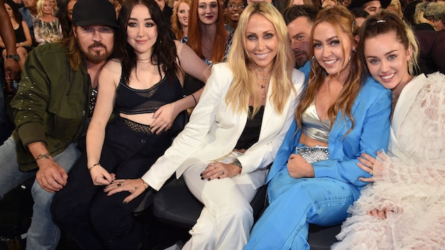 Billy Ray Cyrus and Noah Cyrus, Tish Cyrus, Brandi Cyrus, and recording artist Miley Cyrus attend the 2017 Billboard Music Awards