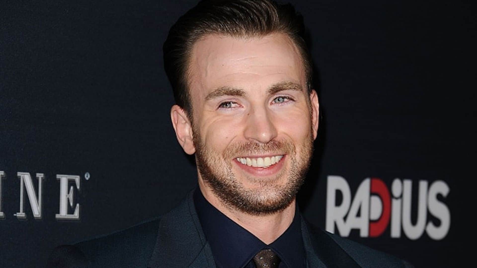 Chris Evans considers himself 'a pretty romantic guy'