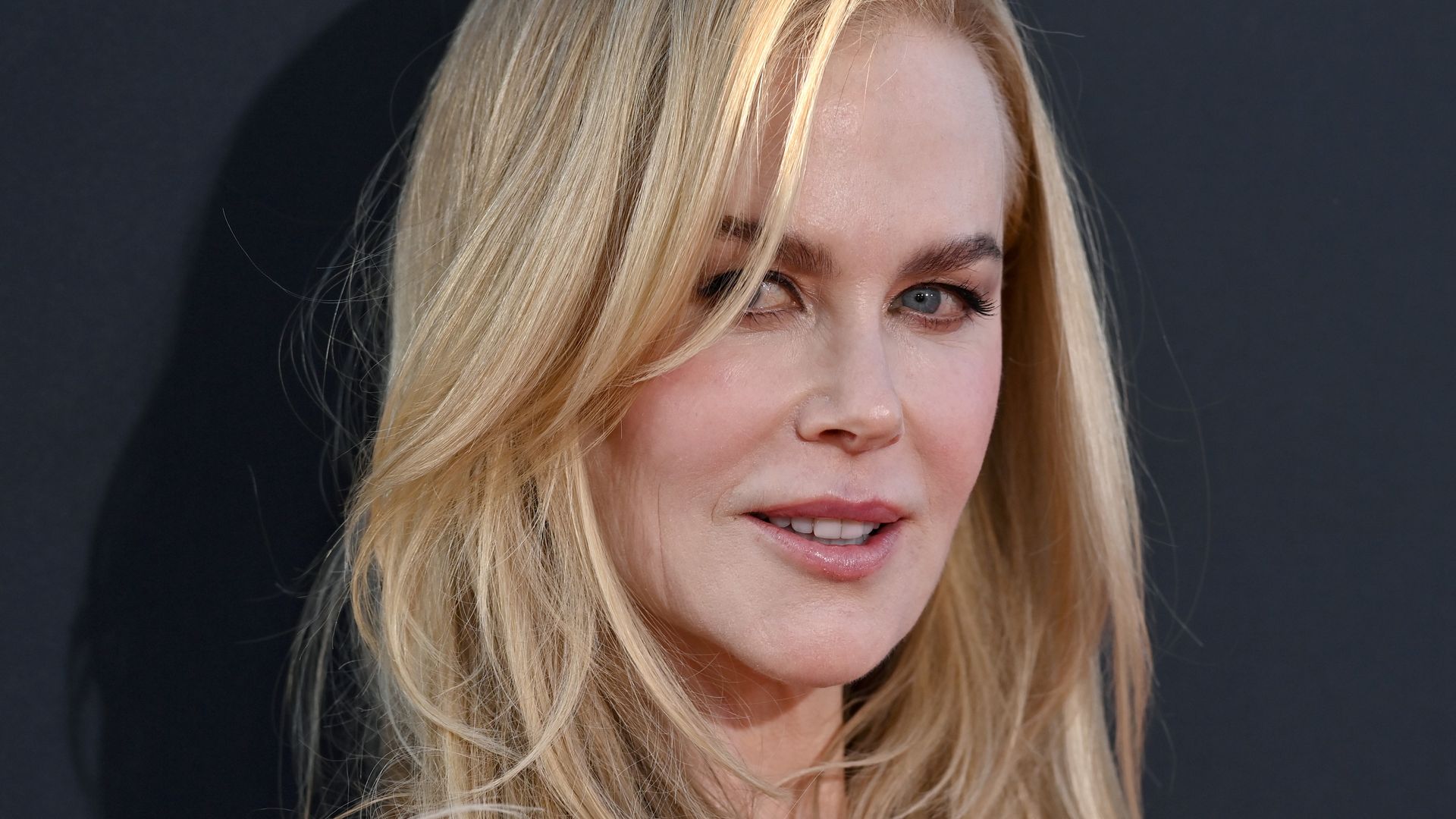 Nicole Kidman debuta impactante corte de cabello en la Met Gala 2025