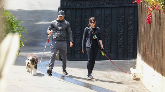 Ana de Armas and mystery man