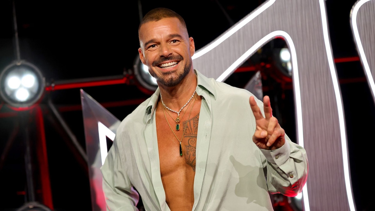 2025 VMAs red carpet looks [LIVE]: Ricky Martin, Doja Cat, KATSEYE, Valentina Ferrer and more stars