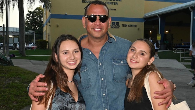 Alex Rodriguez's emotional reaction after his daughter's surprise visit during the NBA playoffs in Texas