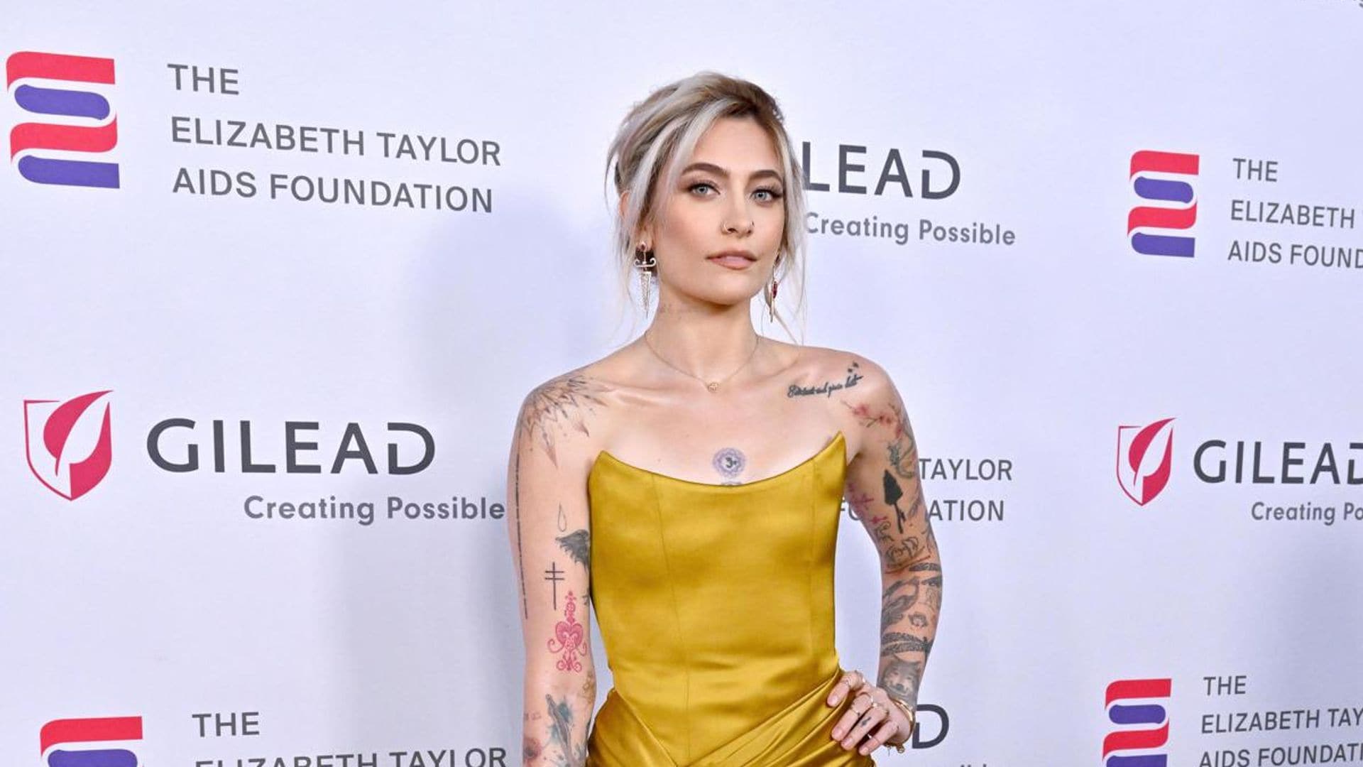 Paris Jackson stuns at the red carpet as she hugs Alexandra Shipp