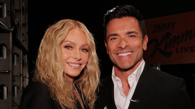 Kelly Ripa jokes about age gap with Mark Consuelos: 'I resent the fact that you just aren't aging'