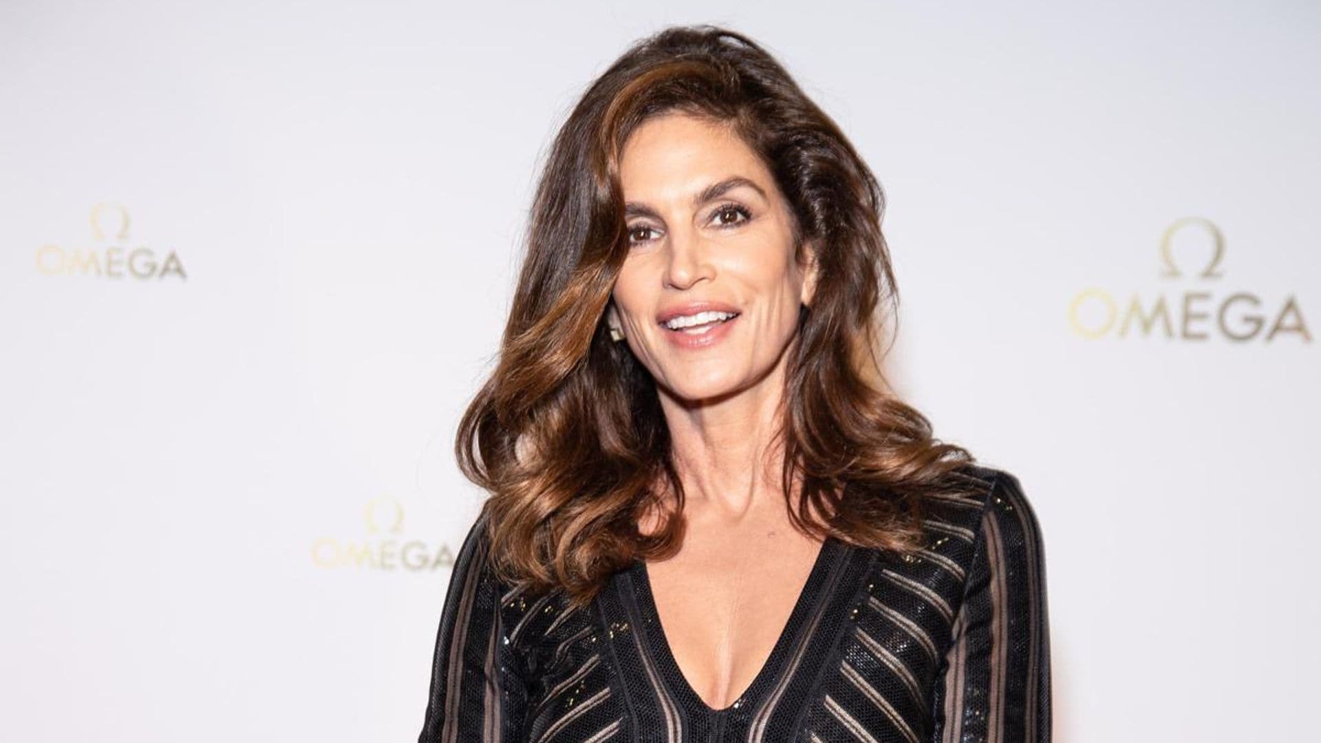 Cindy Crawford posts throwback photo in that Dua Lipa Versace dress