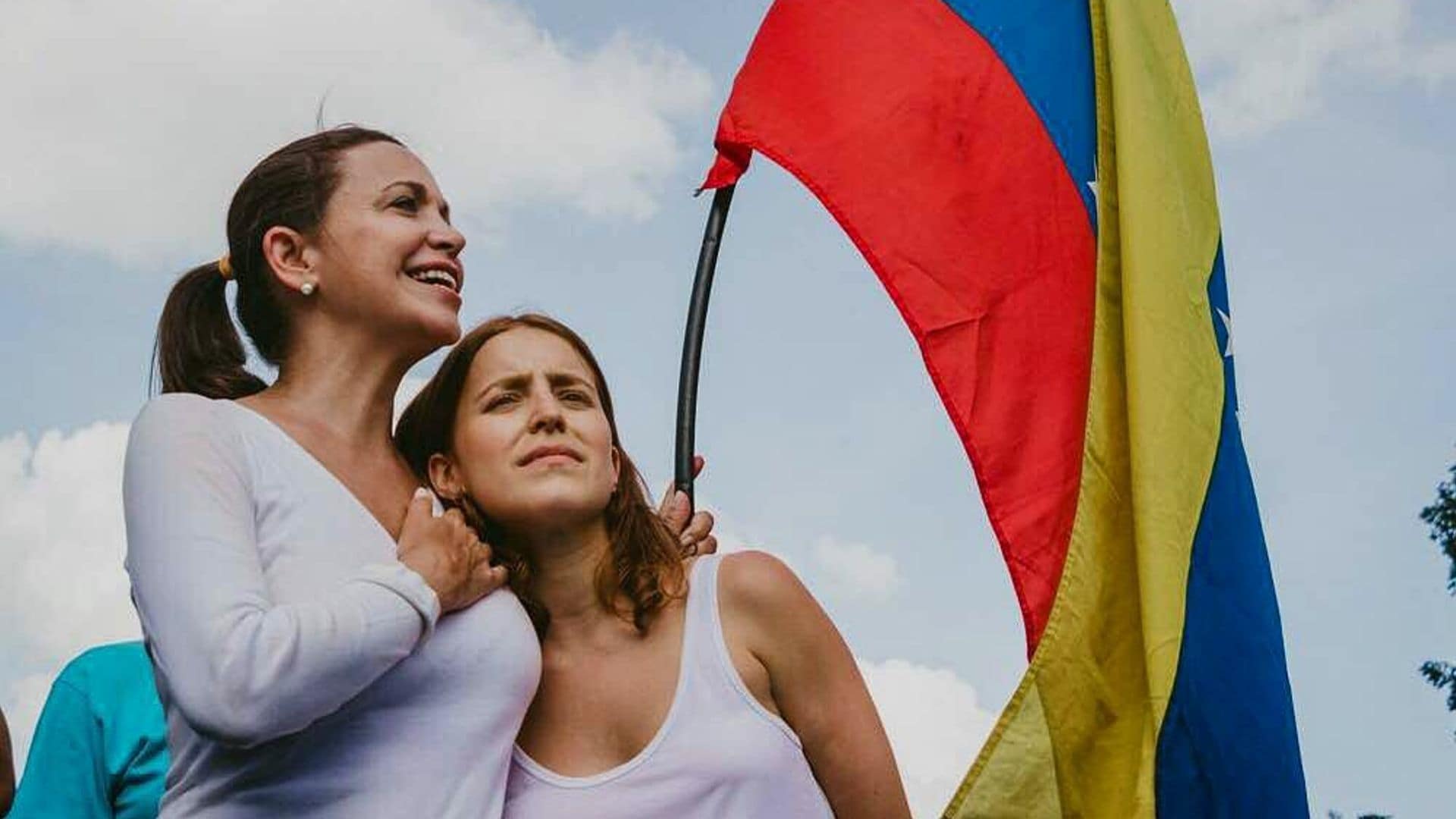 Ana Corina Sosa moves Oslo as she accepts Nobel Peace Prize on behalf of her mother, María Corina Machado