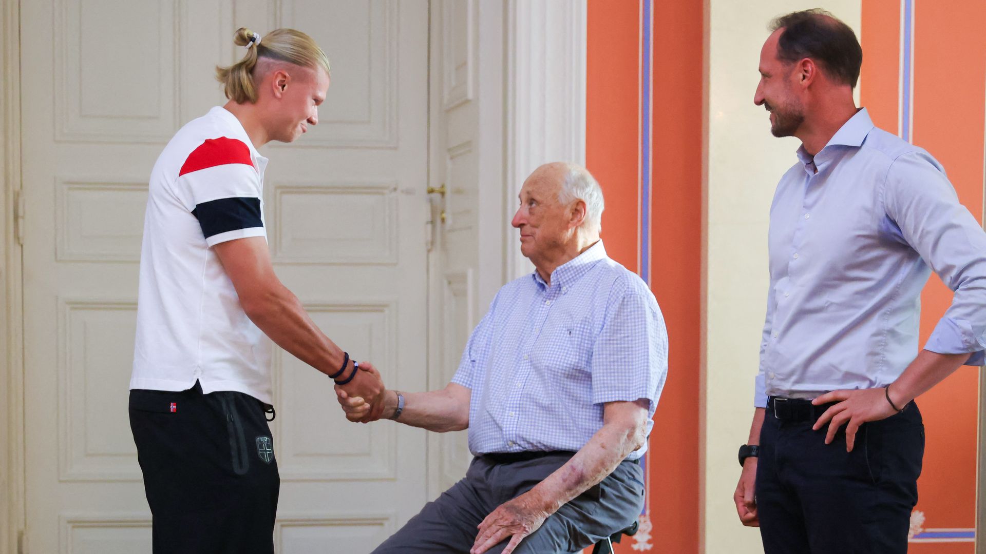 Erling Haaland’s Emotional Farewell to King Harald V: “It Was an Honor to Meet You”