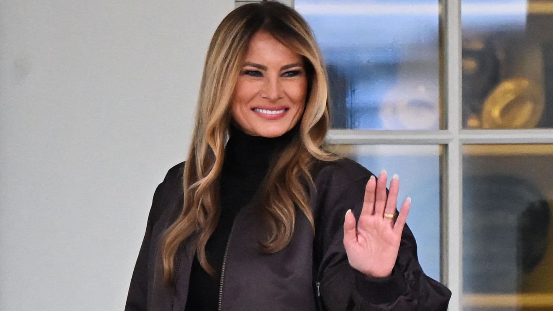 Melania Trump’s winter style: sleek coats, festive fashion, and red carpet glam