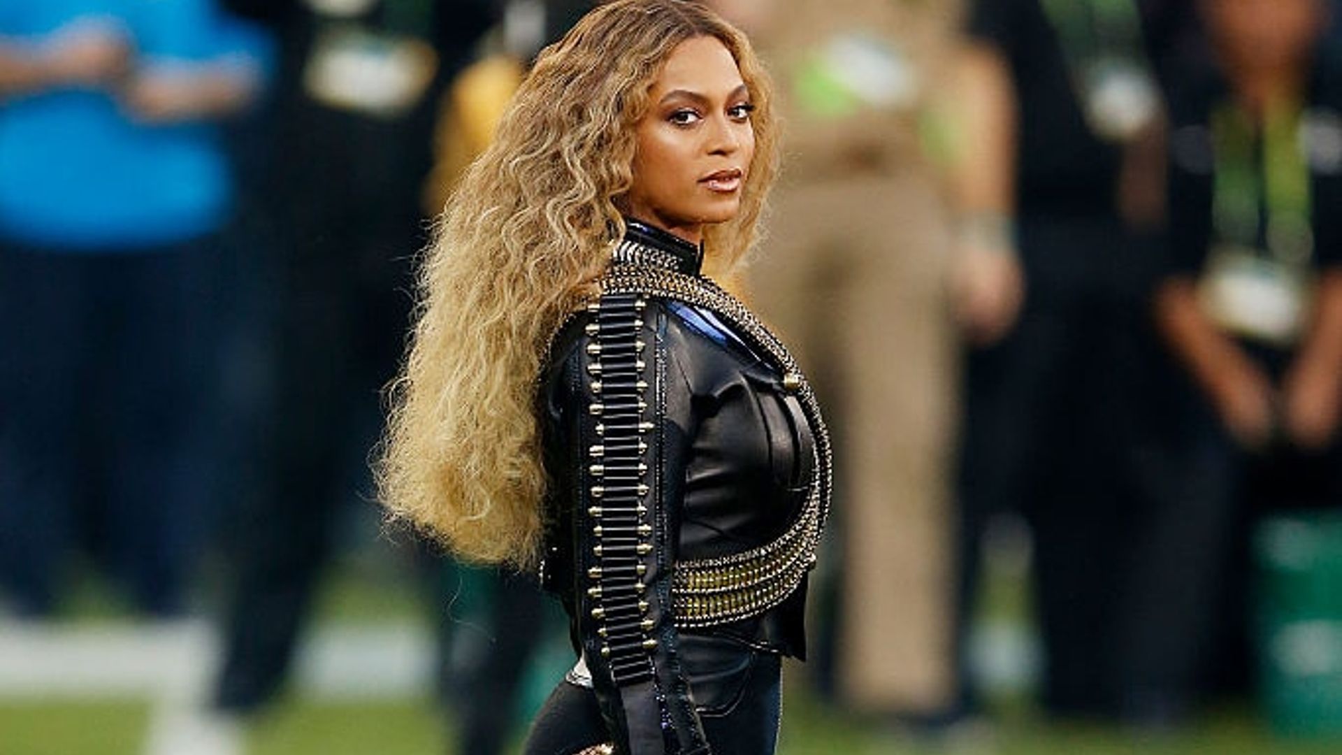 Beyoncé kicks off 'Formation' tour, dedicates song to 'beautiful' husband Jay Z