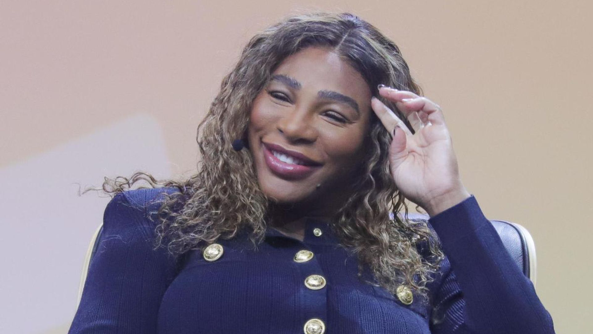 Pregnant Serena Williams shows off her dance moves to a salsa classic