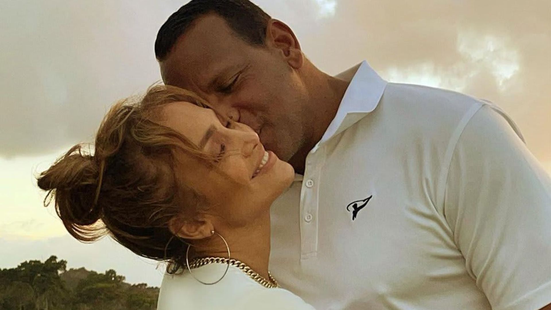 Jennifer Lopez and Alex Rodriguez stand in solidarity with exciting news