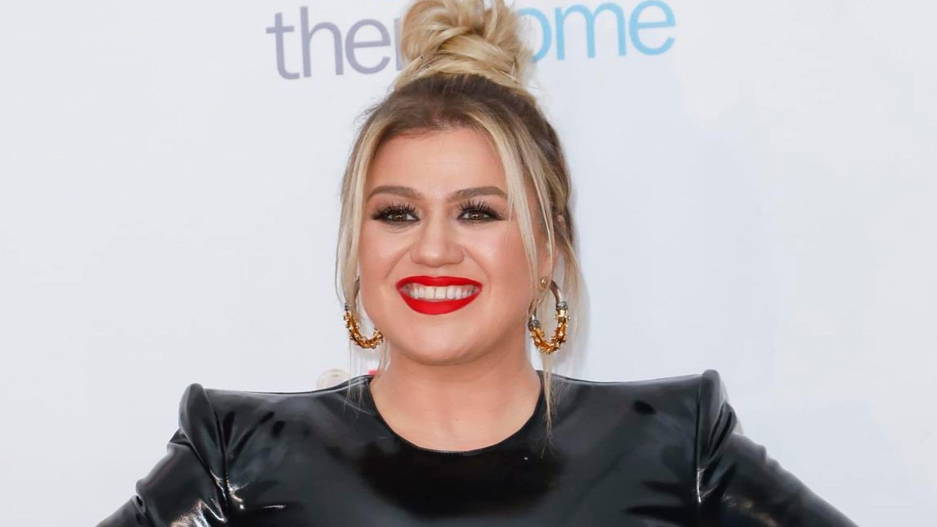 Kelly Clarkson Is Taking Over For Simon Cowell On ‘America‘s Got Talent’