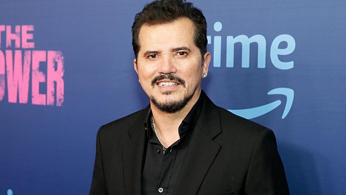 John Leguizamo wants to play Paltrow in a movie