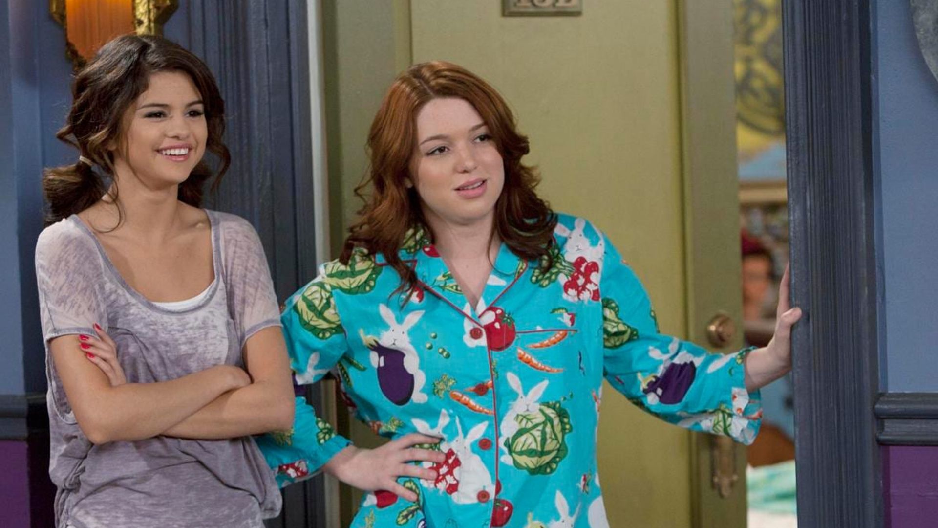Selena Gomez and Jennifer Stone bring back the ‘Wizards of Waverly Place’ in recent TikTok