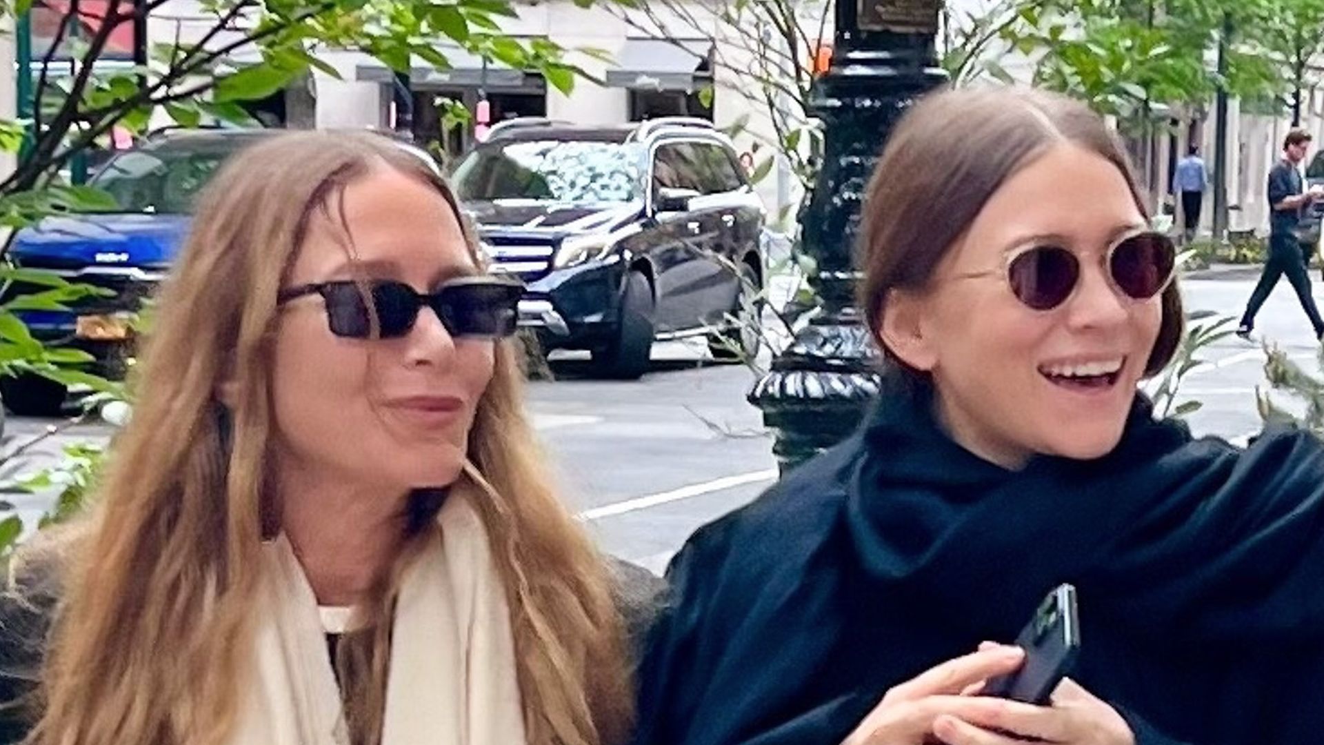 Mary-Kate and Ashley Olsen step out in matching looks and…