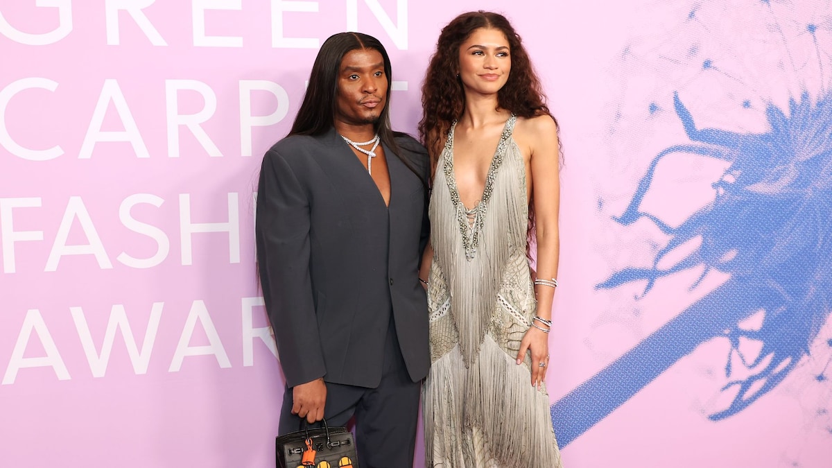 https://www.hola.com/us/horizon/landscape/5fb2e21209e7-law-roach-and-zendaya-at-the-2024-green-carpet-fashion-awards-held-at-1-hotel-we.jpg?im=Resize=(1200)