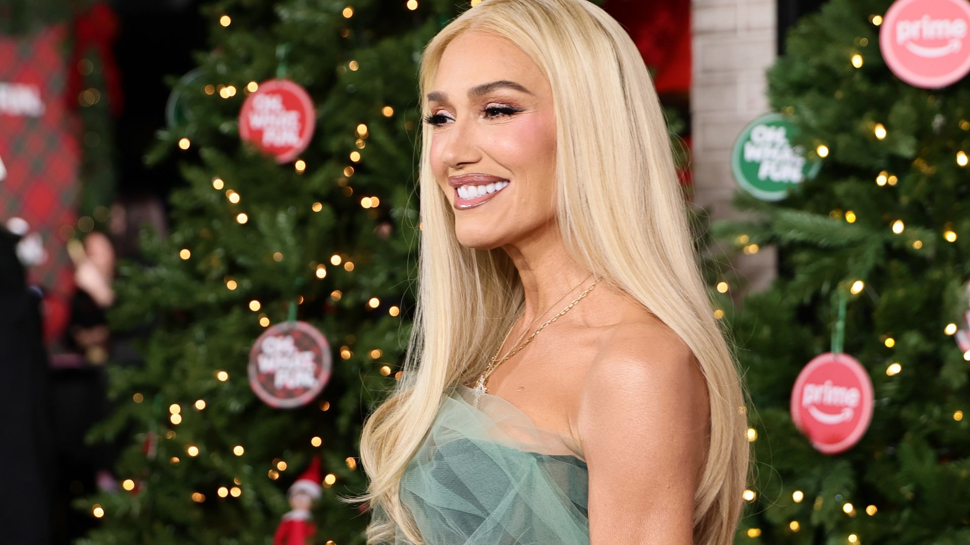 Gwen Stefani brought holiday magic to the ‘Oh. What. Fun.’ premiere and we’re still obsessed