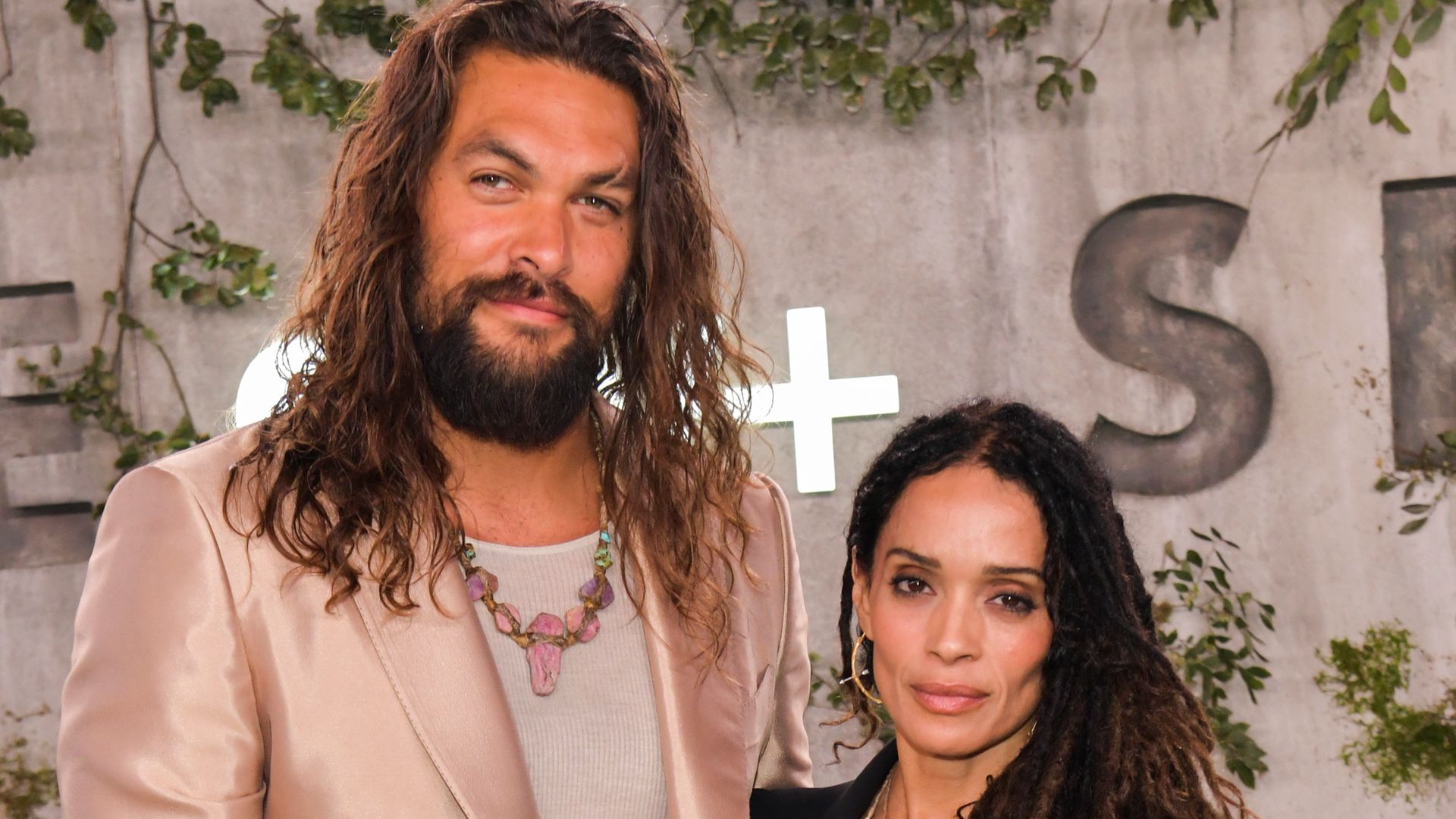 LOS ANGELES, CALIFORNIA - OCTOBER 21: Jason Momoa (L) and Lisa Bonet attend the World Premiere of Apple TV+'s "See" at Fox Village Theater on October 21, 2019 in Los Angeles, California. (Photo by Rodin Eckenroth/FilmMagic) 