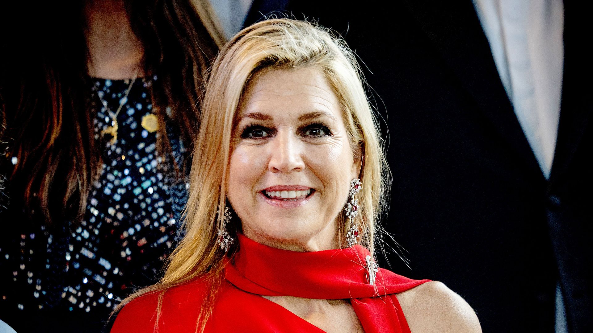 The Queen accessorized her look with important jewels