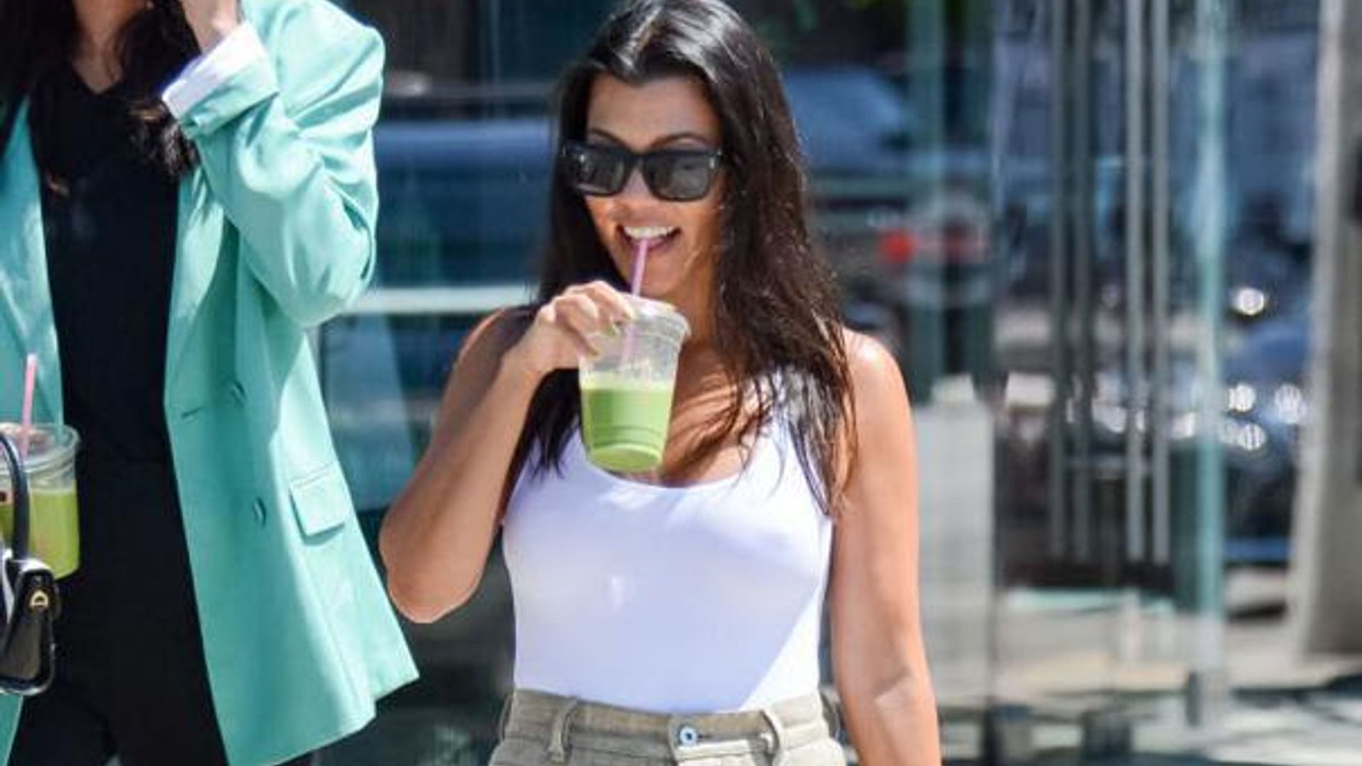 Jennifer Aniston, Sofia Vergara and Kourtney Kardashian add this secret ingredient to their smoothies for a beauty boost