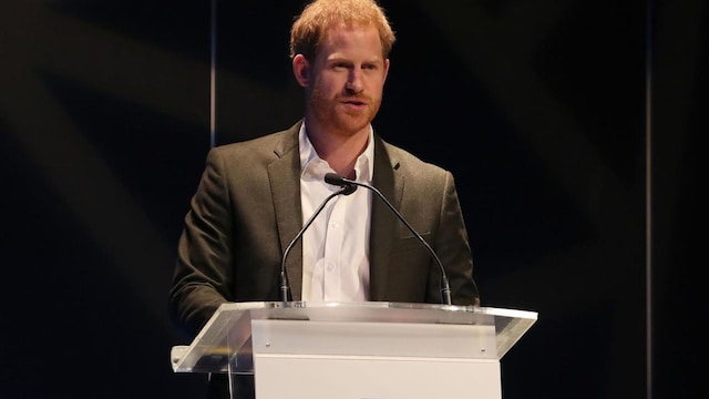 Prince Harry drops royal title at one of his final royal engagements