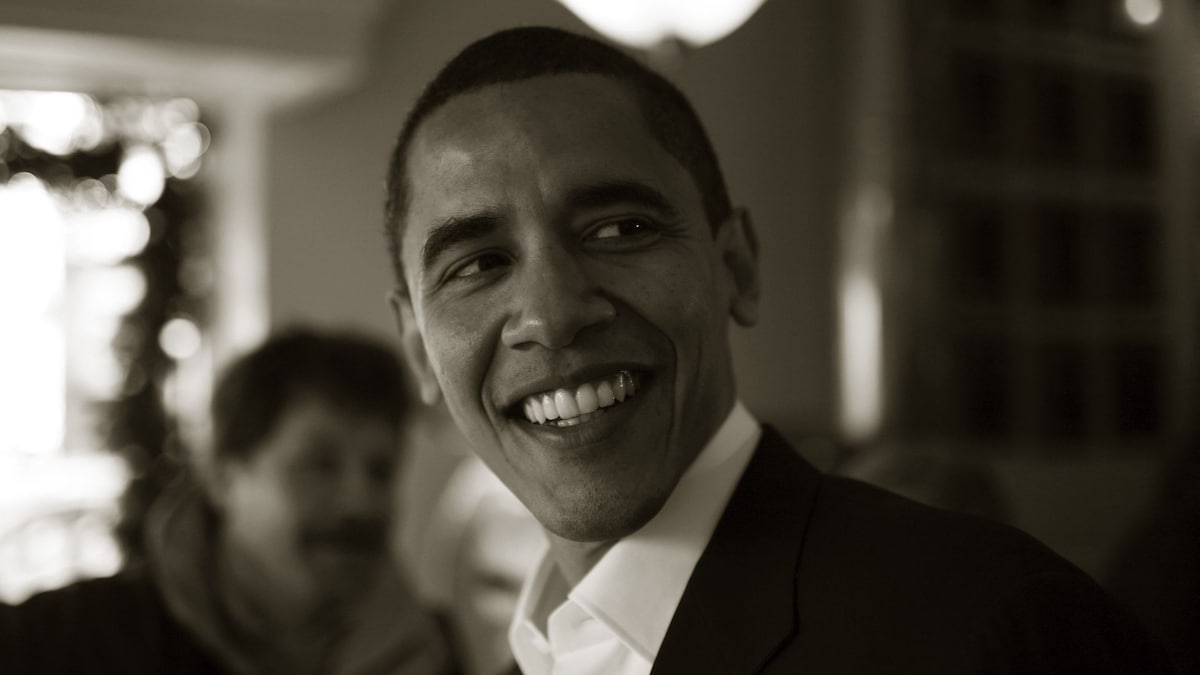 https://www.hola.com/us/horizon/landscape/64265d5b7692-manchester-nh-us-senator-barack-obama-works-a-crowd-during-a-surprise-visit-to-a.jpg?im=Resize=(1200)