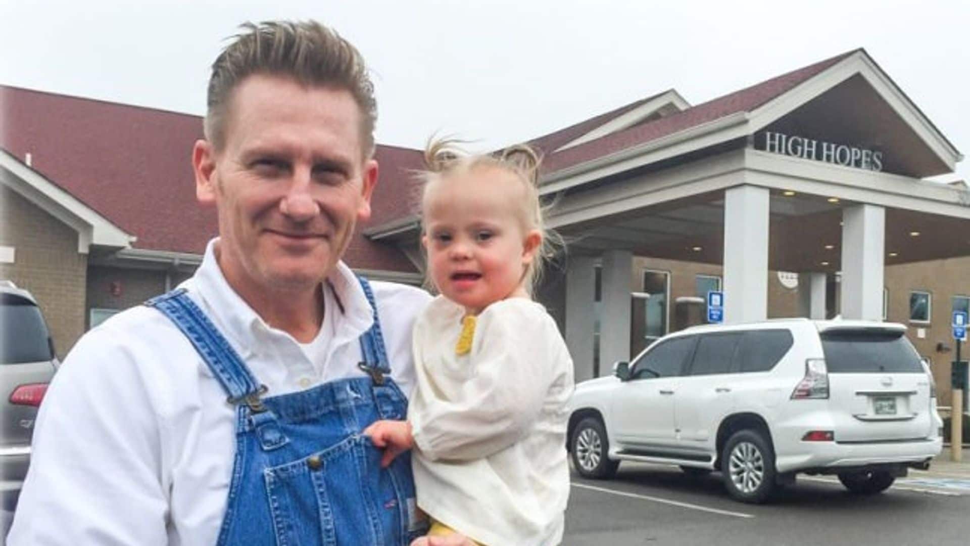 Rory Feek is 'trying to adjust' to life without Joey Feek as Indiana starts a new school
