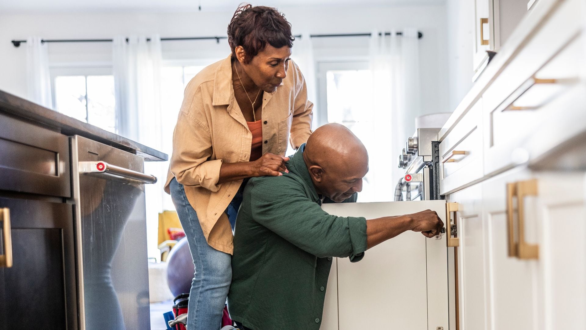 Landlord or Renter: Who handles the repairs? 6 real estate experts reveal the truth