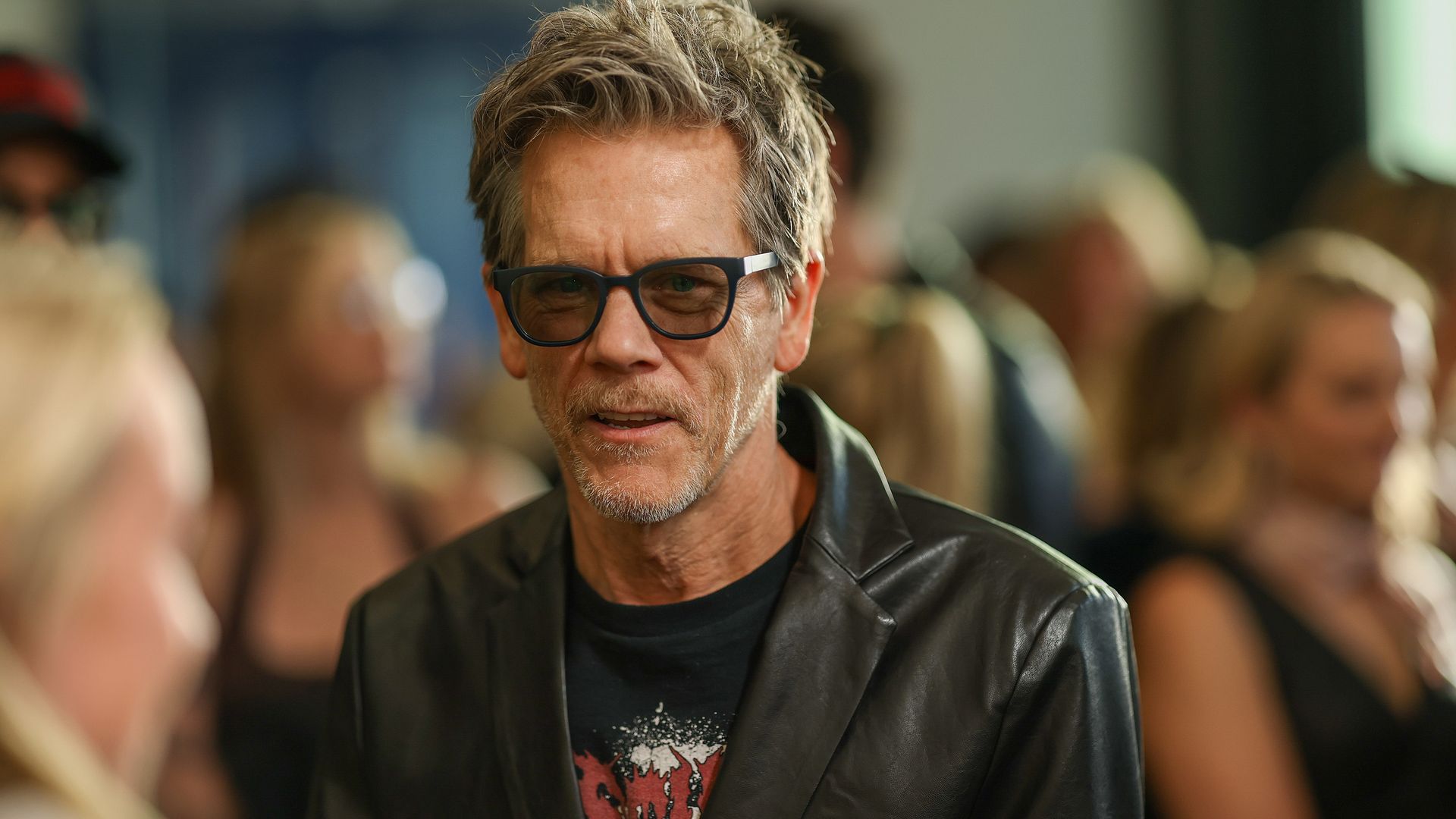 https://www.hola.com/us/horizon/landscape/661370a3eb83-austin-texas-kevin-bacon-arrives-at-the-family-movie-premiere-during-2026-sxsw-c.jpg?im=Resize=(1200)
