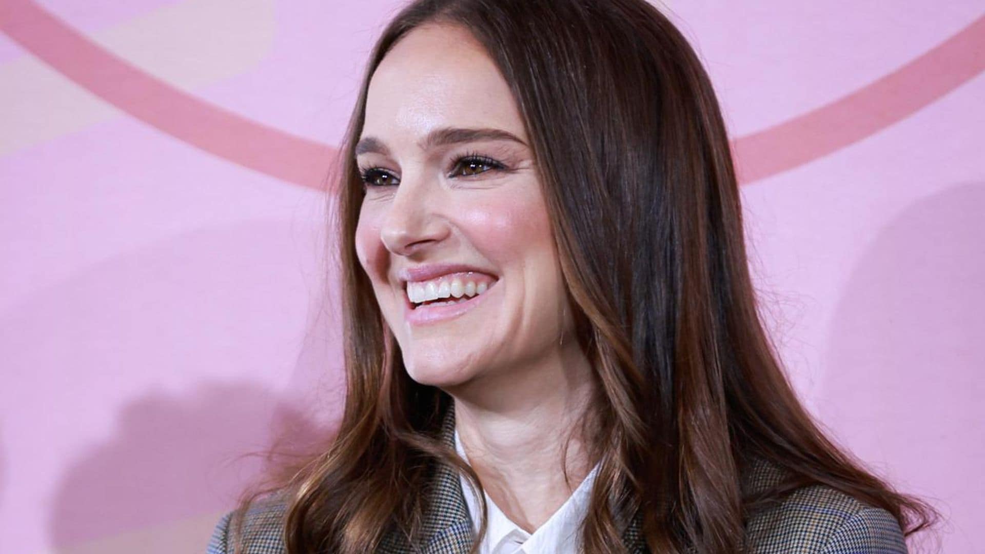 Natalie Portman is all smiles with no wedding ring during special appearance at gender equality panel