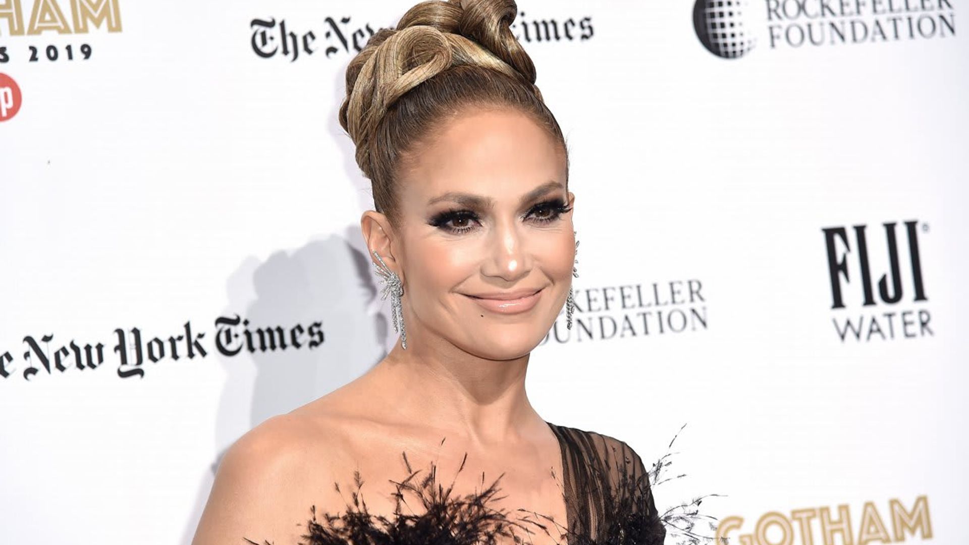 Jennifer Lopez celebrates the 22nd anniversary of her debut album ‘On The 6’