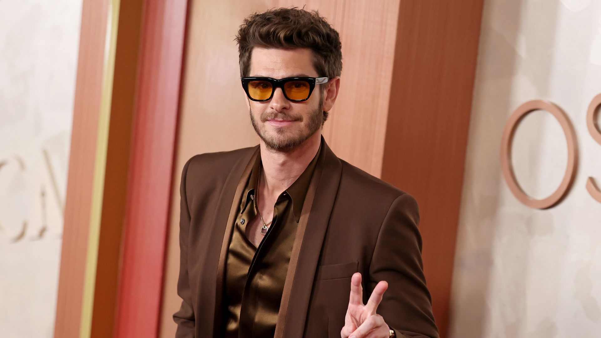 https://www.hola.com/us/horizon/landscape/68d01d346981-hollywood-california-andrew-garfield-attends-the-97th-annual-oscars-at-dolby-the.jpg?im=Resize=(1200)