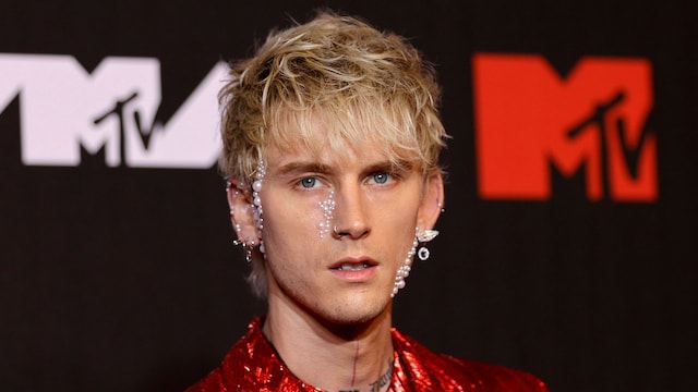 Machine Gun Kelly shares first selfie with his and Megan Fox's baby