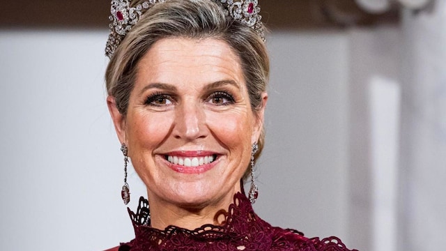Queen Maxima looks regal in ruby at state banquet