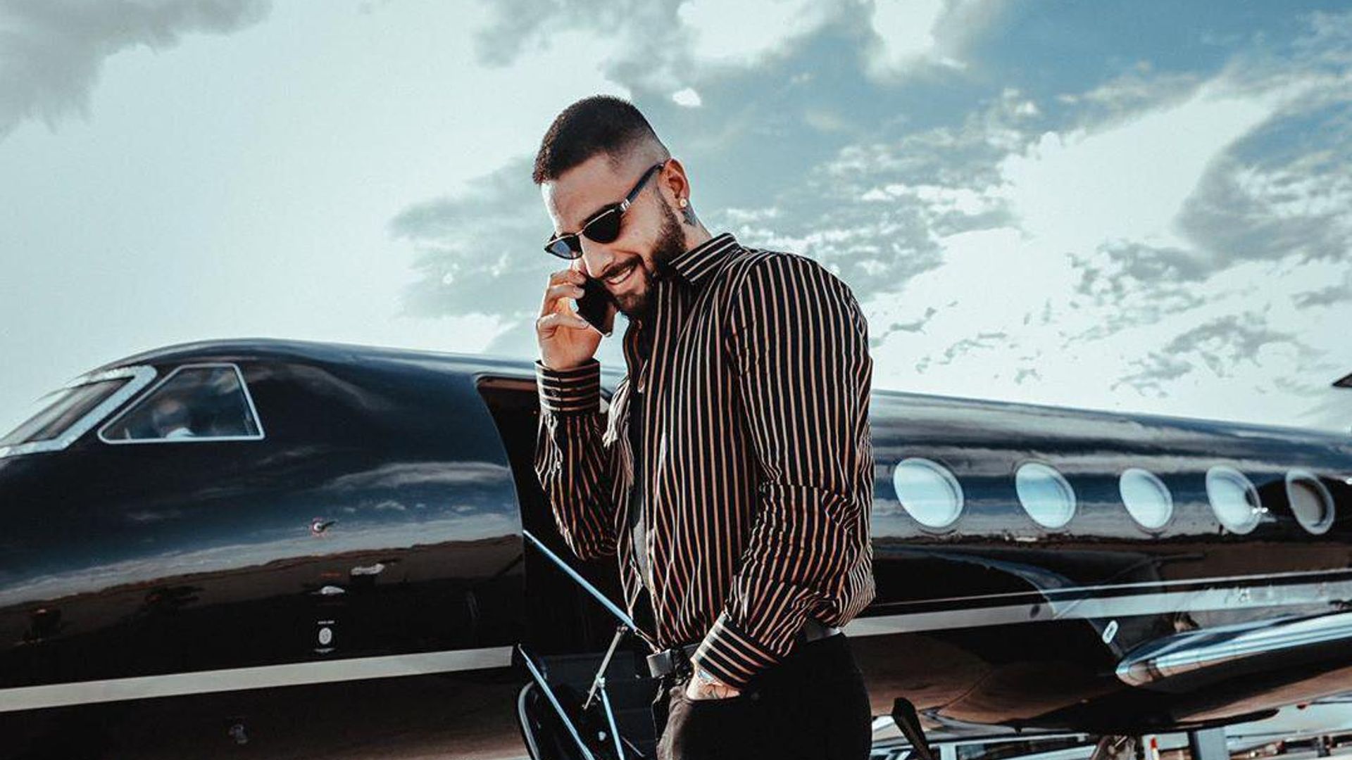 Take a peek inside Maluma’s private jet
