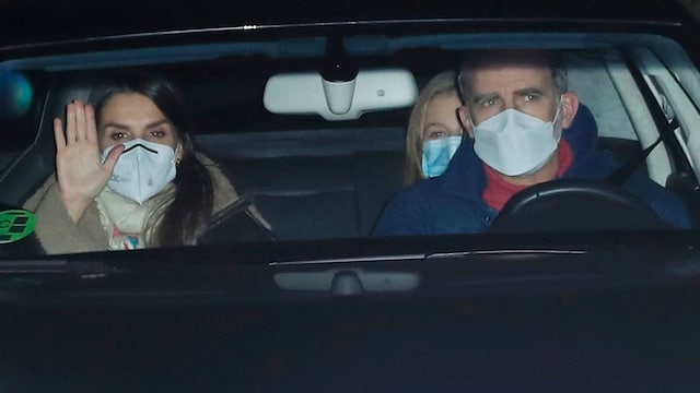 Spanish Princesses celebrate Three Kings Day with grandfather