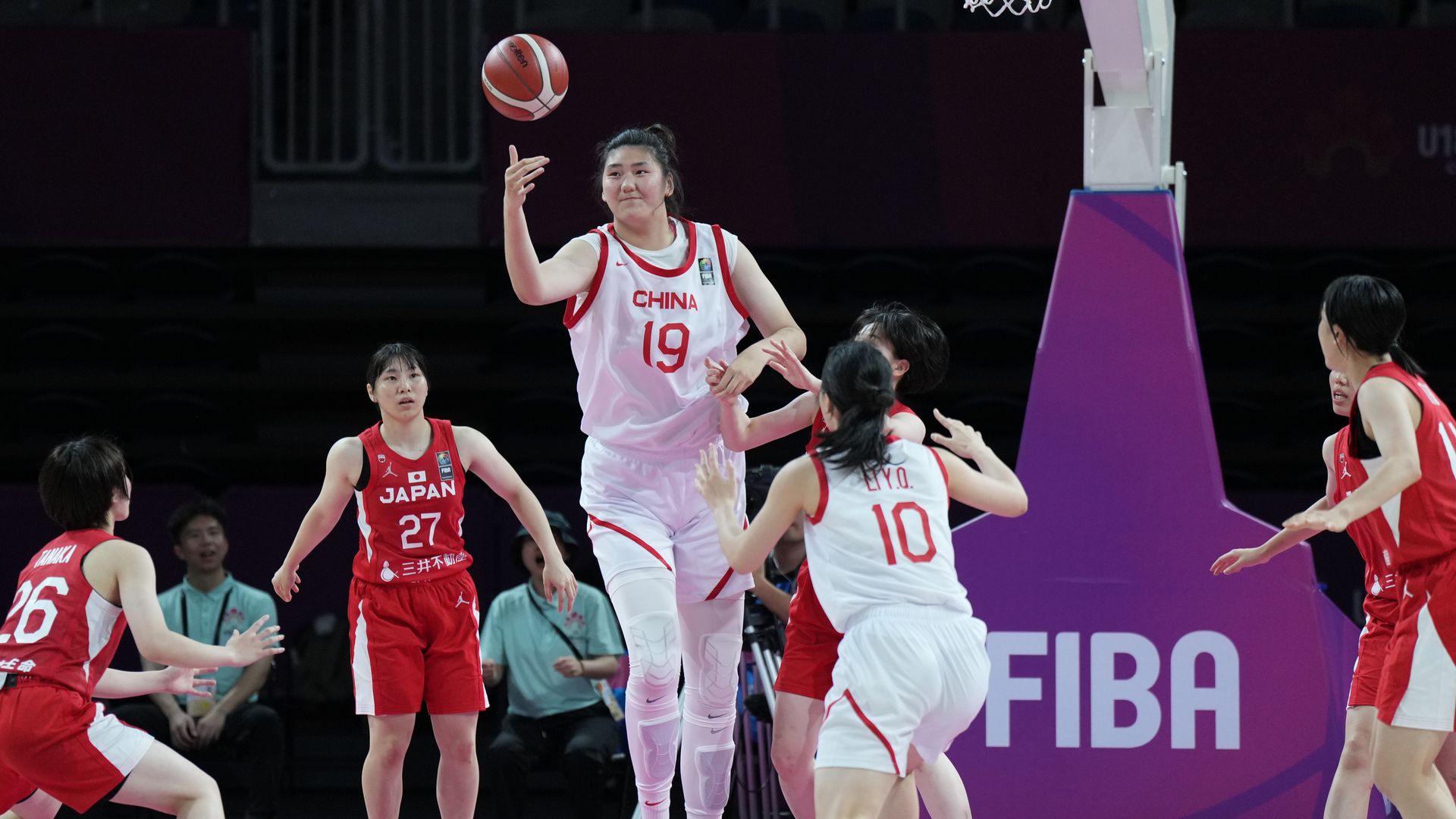 Teenage basketball player goes viral for her towering 7 foot 3 stature and skills