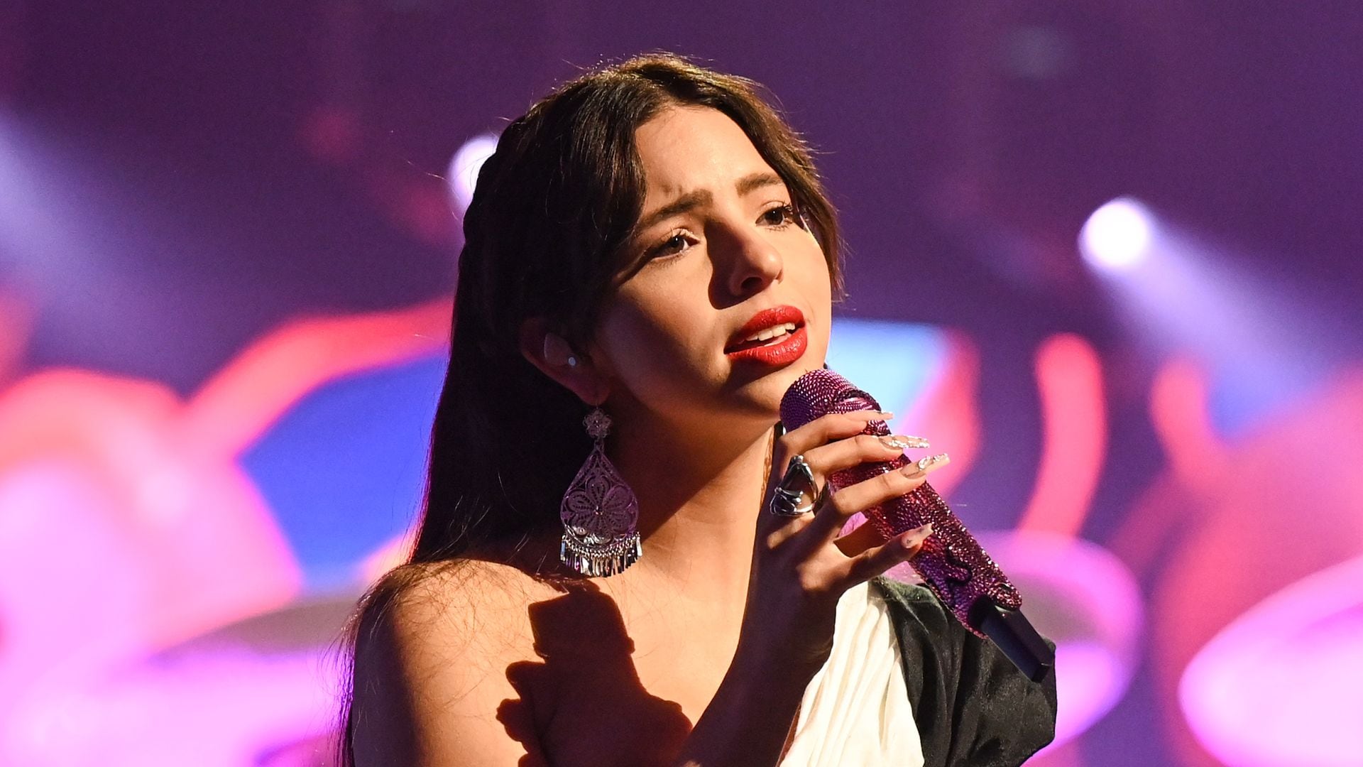 Ángela Aguilar cancels her show in Colombia over safety concerns with the stage