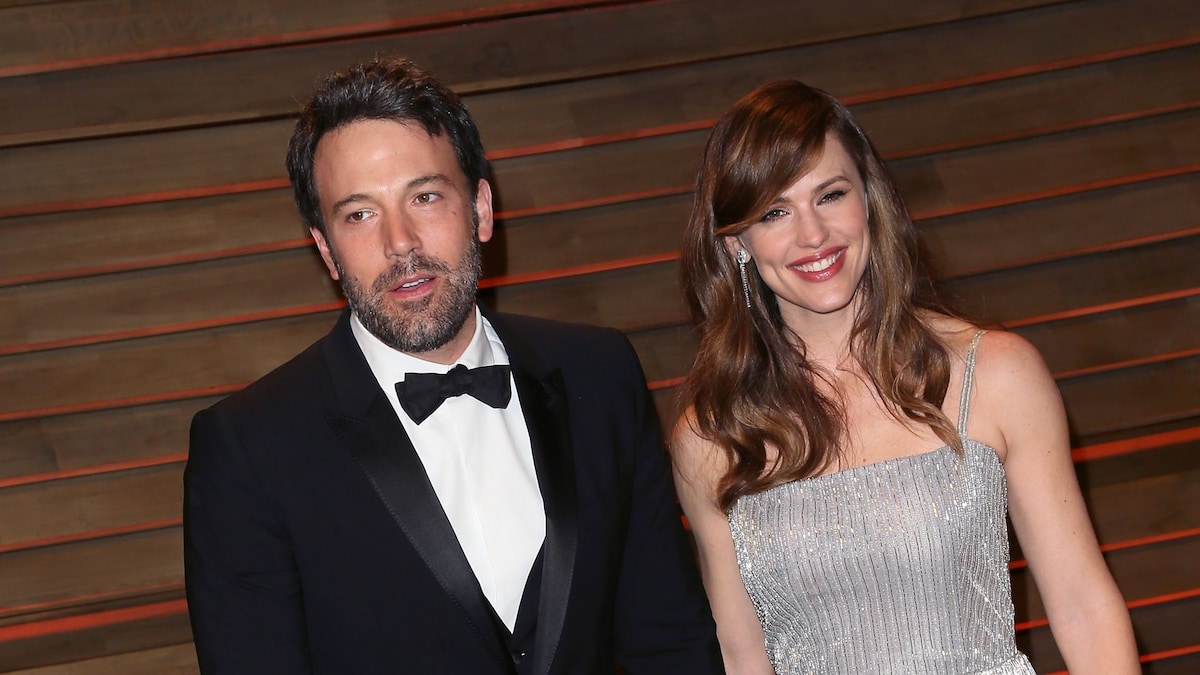 https://www.hola.com/us/horizon/landscape/6f13f88512d4-west-hollywood-ca-actor-director-ben-affleck-and-wife-actress-jennifer-garner-at.jpg?im=Resize=(1200)